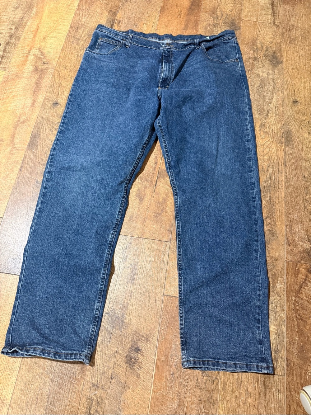Wrangler Men's Relaxed Fit Jeans – Blue Denim – Size 42x32